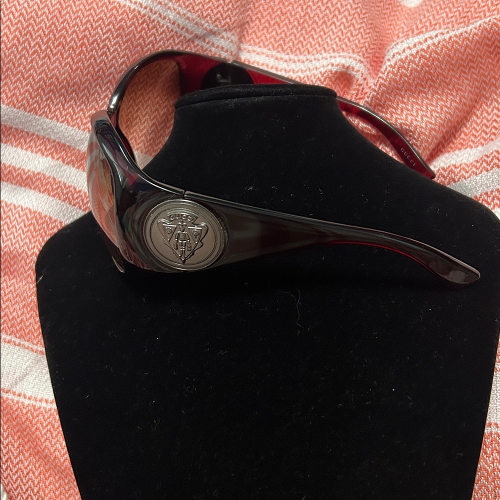 Gucci Red Frame GG Crest Sunglasses-3027/S - Picture 2 of 7